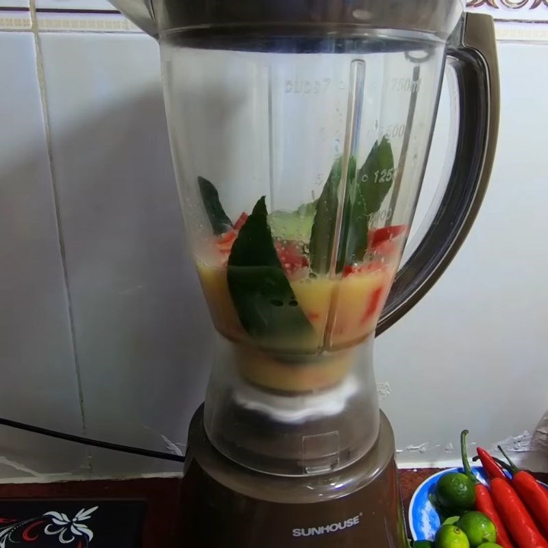 Bước 3 Xay nhuyễn hỗn hợp nước chấm Nước chấm hải sản sữa đặc