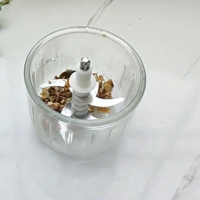 Bước 4 Xay nhuyễn lươn và hạt sen Cháo lươn hạt sen