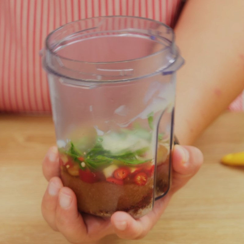 Bước 2 Xay nước sốt Sốt chấm gà luộc muối ớt sữa đặc