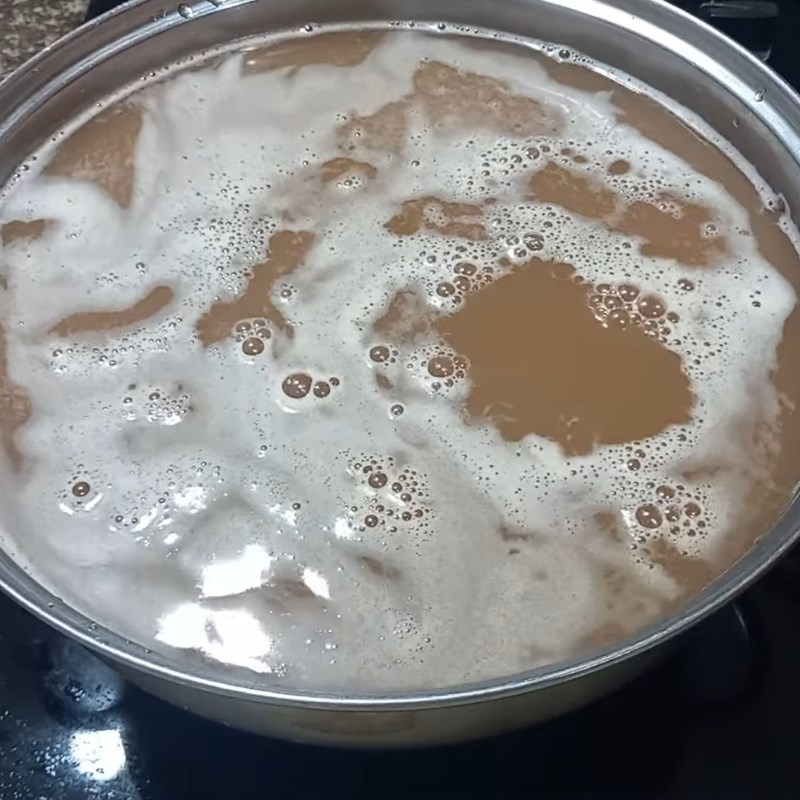 Bước 3 Xay và lọc cua lấy nước cốt Canh cua đồng