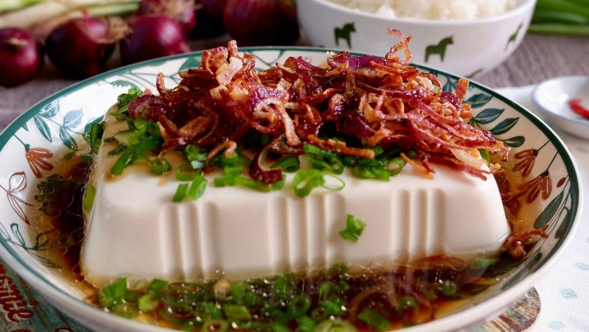 Đậu hũ non hấp sốt xì dầu