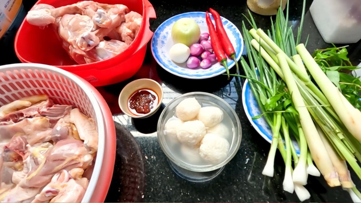 Nguyên liệu món ăn gà hấp hèm