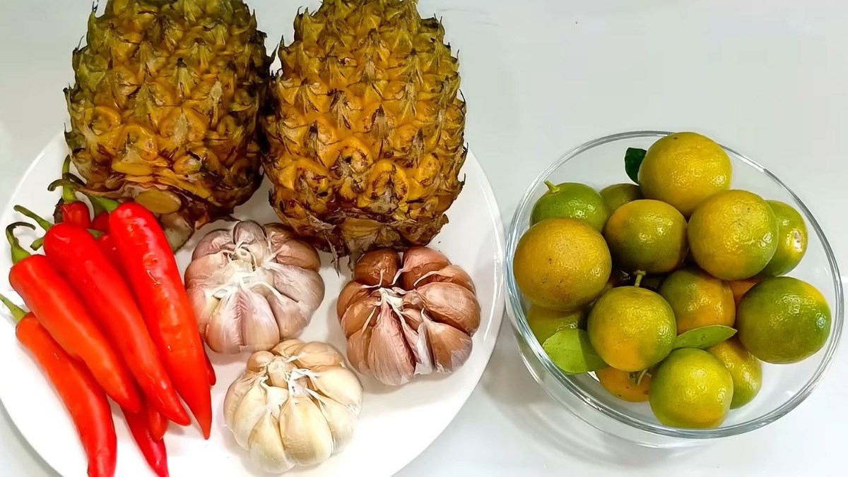 Nguyên liệu món ăn nấu nước mắm với thơm
