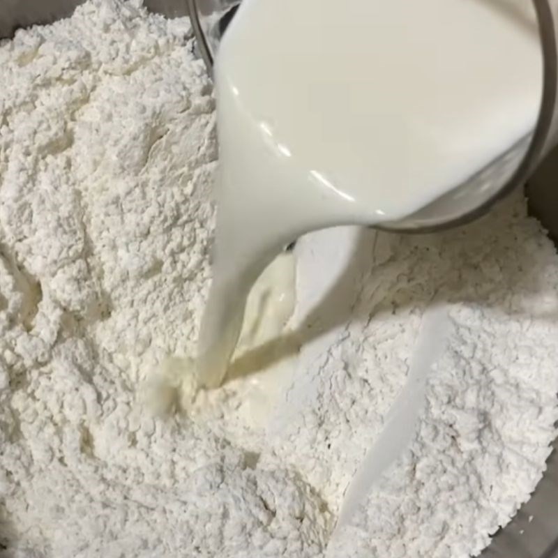 Bước 2 Trộn và nhào bột vỏ bánh bao Bánh bao không cần bột nở