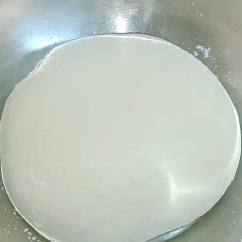 Bước 4 Đập bột và ủ bột lần 1 Bánh bao bằng bột pha sẵn