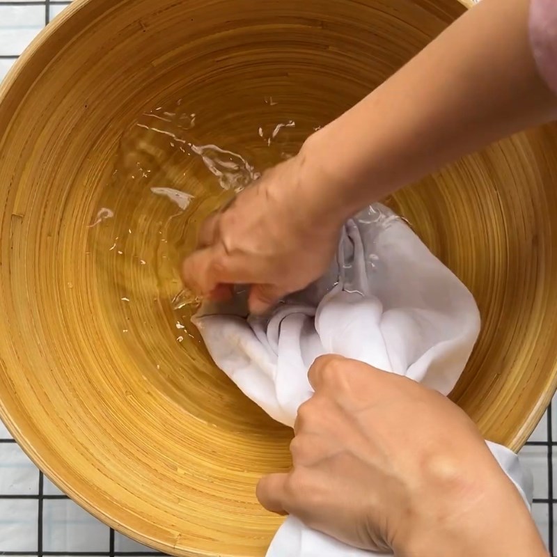 Bước 2 Bóp thạch từ hạt mác púp Thạch mác púp