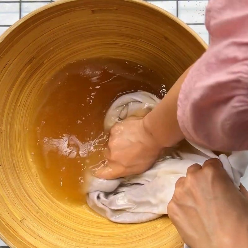 Bước 2 Bóp thạch từ hạt mác púp Thạch mác púp