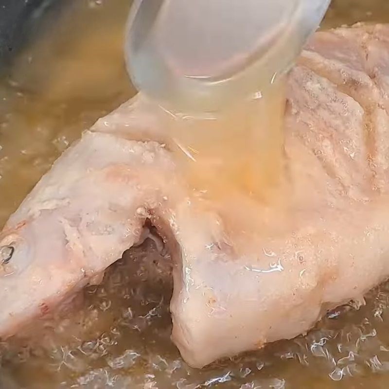 Bước 4 Cách chiên cá giòn đều, nhanh chín Ướp cá chiên giòn