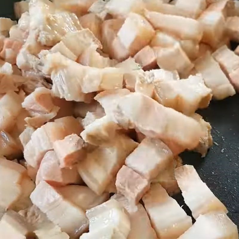 Bước 3 Xào thịt ba rọi săn vàng Thịt xào mắm ruốc sả