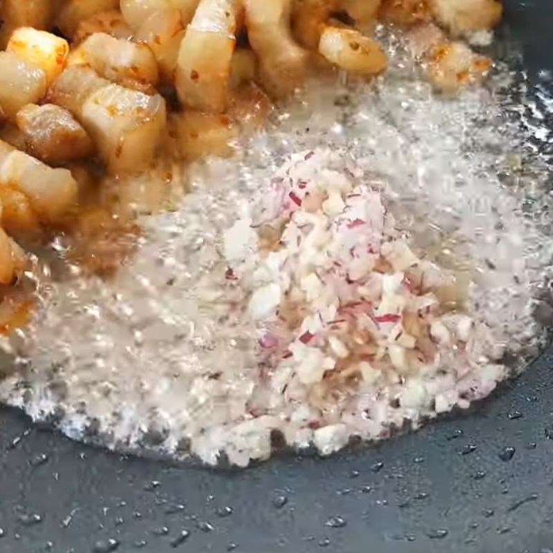 Bước 4 Phi thơm hành tỏi sả ớt Thịt xào mắm ruốc sả