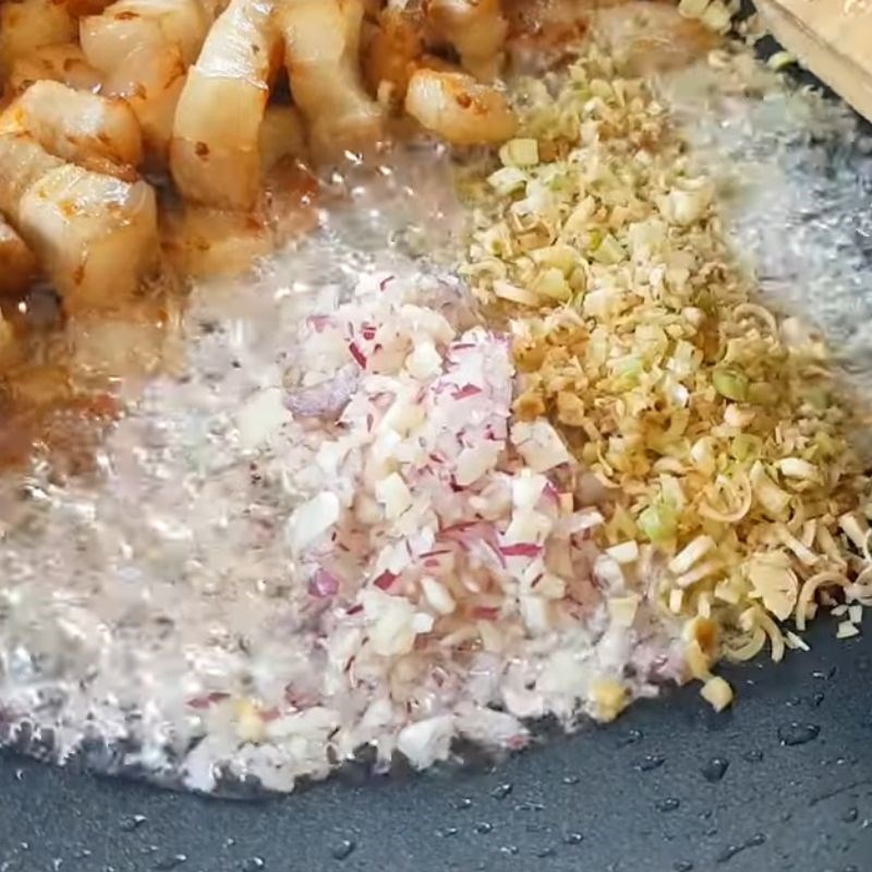 Bước 4 Phi thơm hành tỏi sả ớt Thịt xào mắm ruốc sả