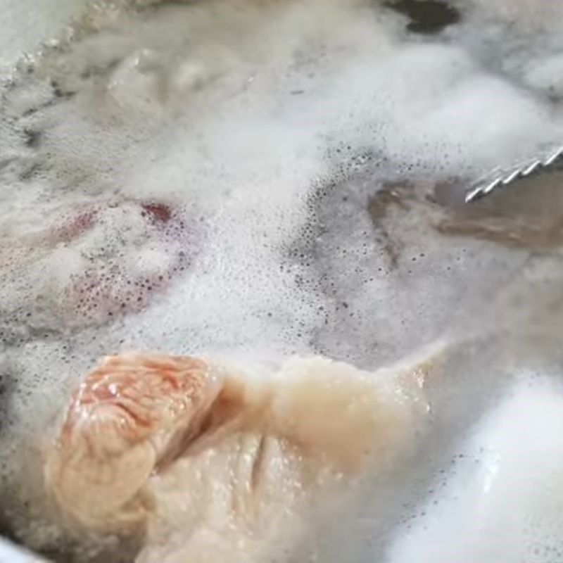 Bước 1 Sơ chế thịt ba rọi Thịt xào mắm ruốc sả