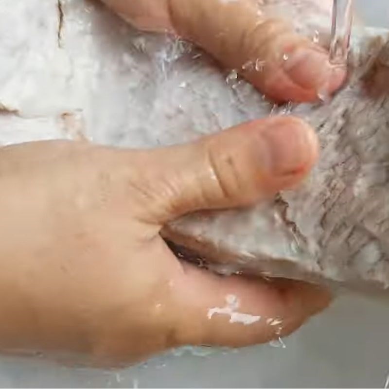 Bước 1 Sơ chế thịt ba rọi Thịt xào mắm ruốc sả