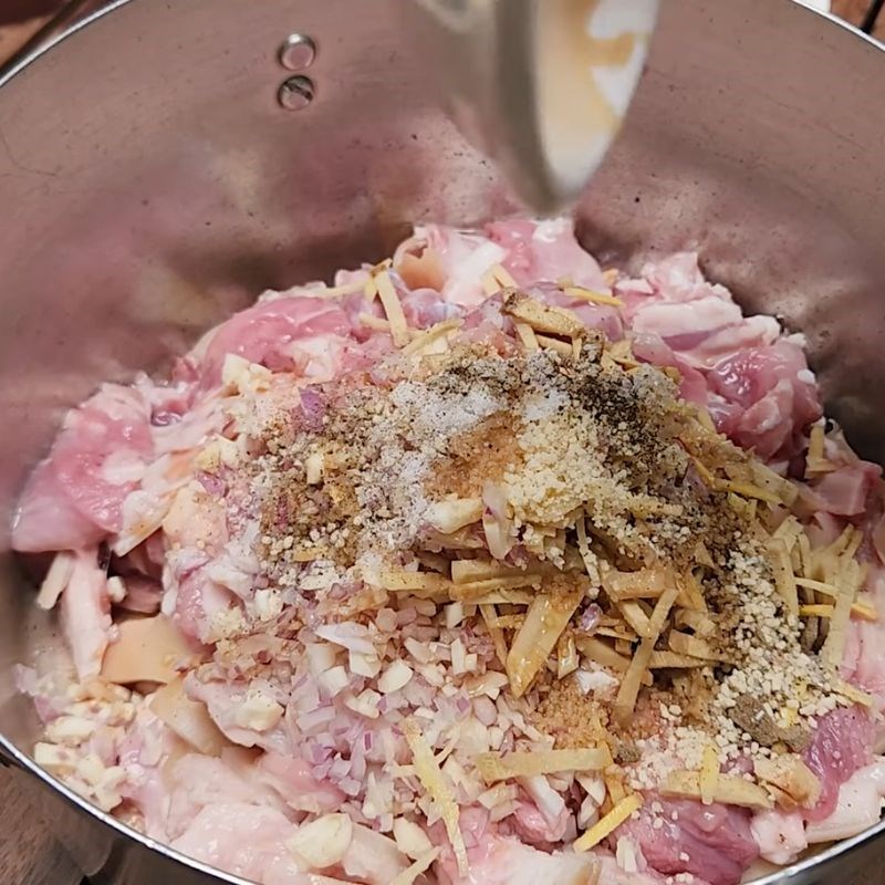 Bước 3 Cách ướp dê nướng sa tế ngũ vị đậm đà Ướp dê nướng