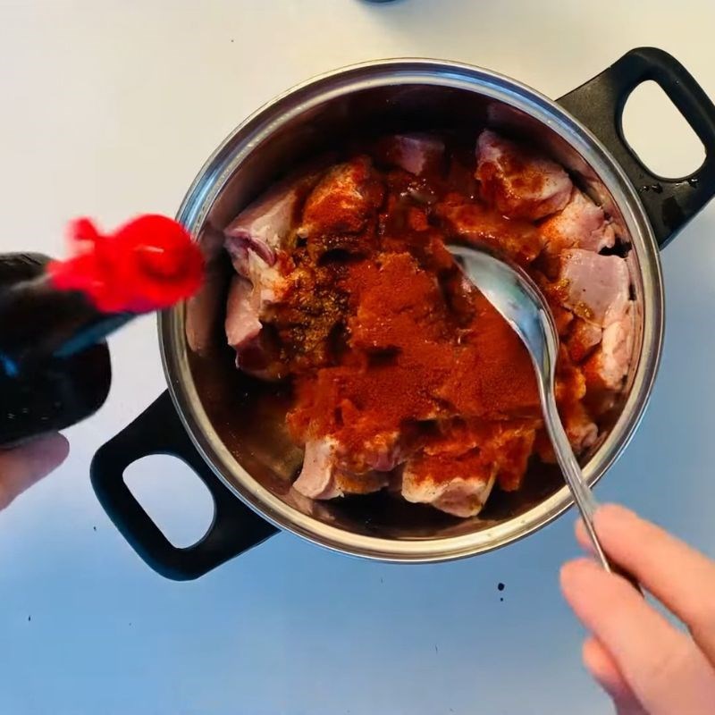 Bước 2 Cách ướp sườn non chiên giòn Ướp sườn non chiên giòn