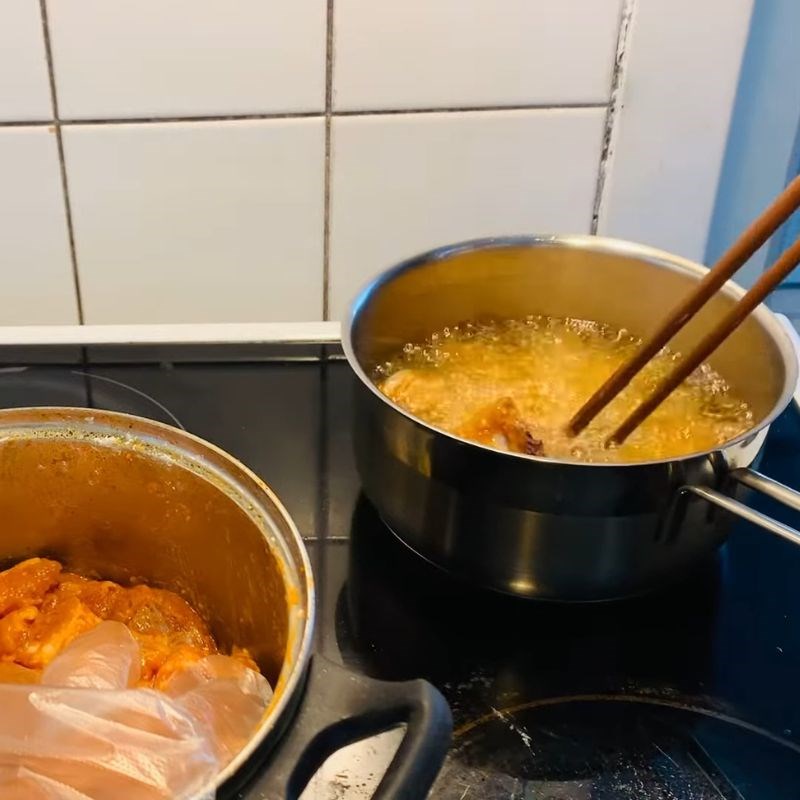 Bước 4 Chiên giòn sườn non Ướp sườn non chiên giòn