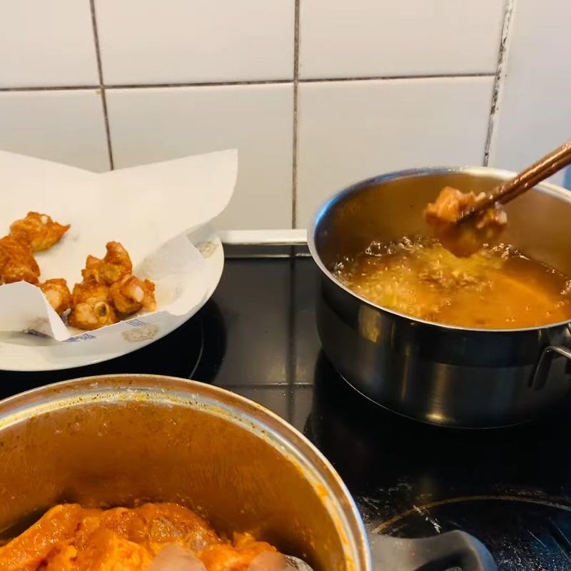 Bước 4 Chiên giòn sườn non Ướp sườn non chiên giòn