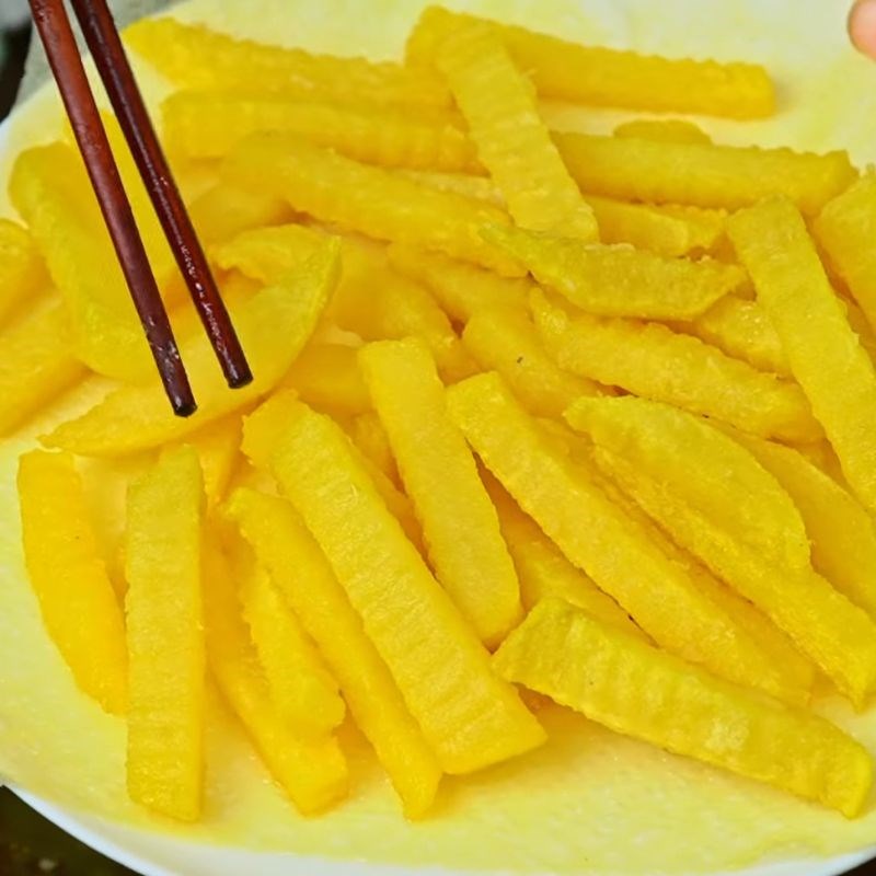 Bước 5 Chiên khoai 2 lần Khoai tây chiên giòn lâu