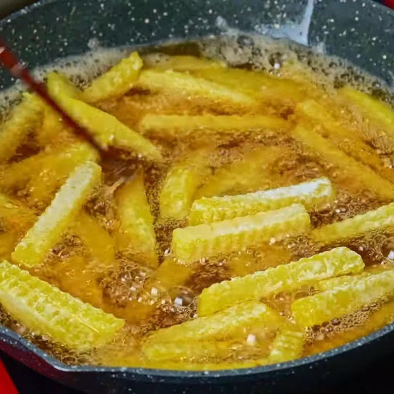 Bước 5 Chiên khoai 2 lần Khoai tây chiên giòn lâu