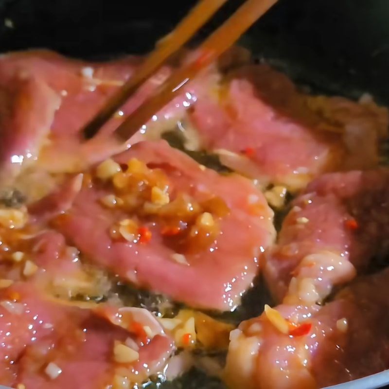 Bước 3 Chiên sườn cốt lết vàng đều, không khô Ướp cốt lết chiên