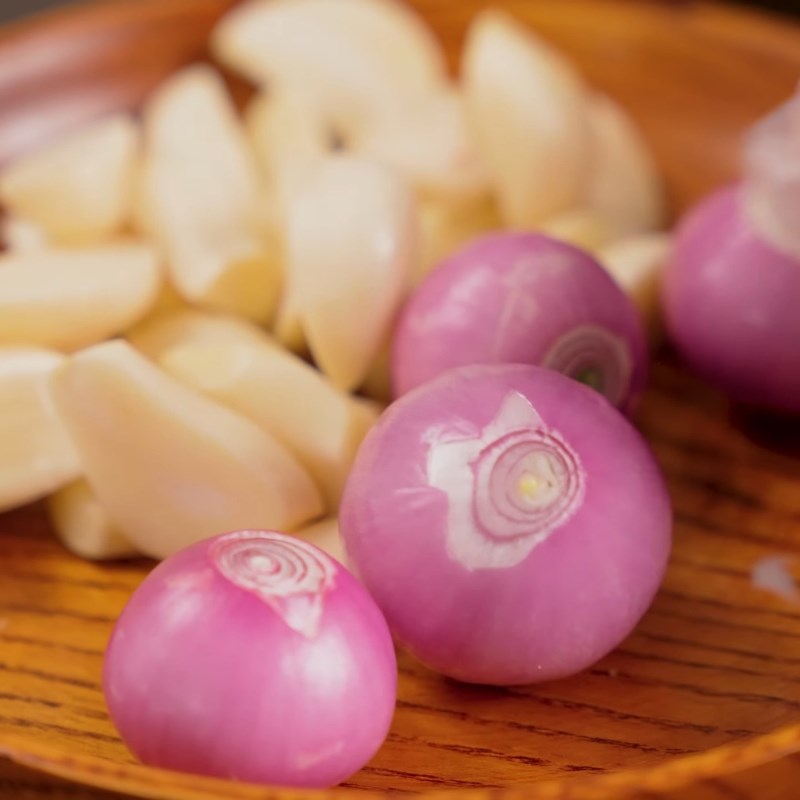 Bước 3 Cho nguyên liệu vào hũ Ba rọi ngâm nước mắm