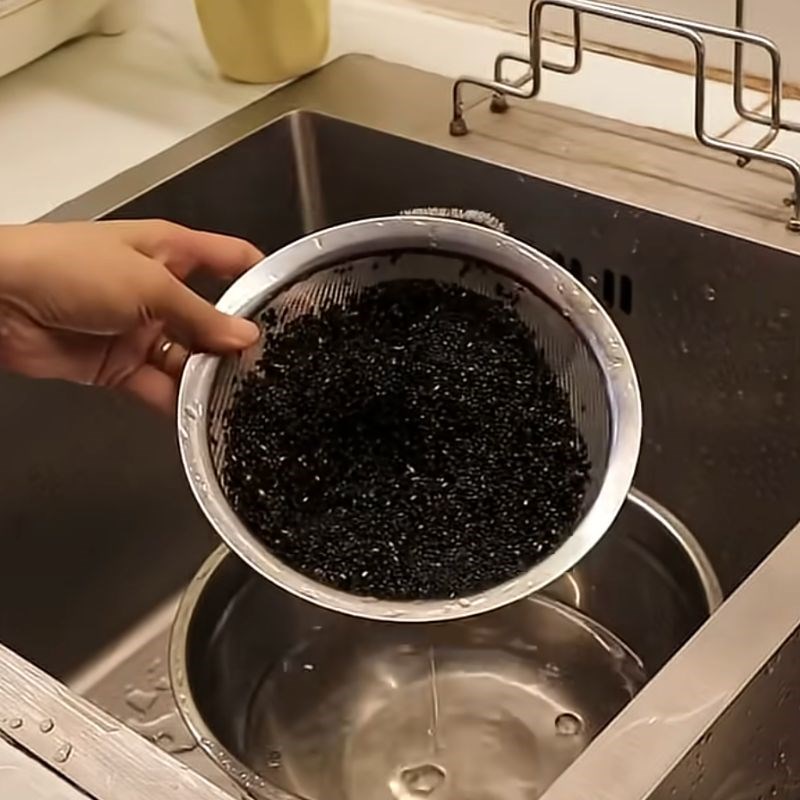 Bước 1 Chuẩn bị mè đen Mè đen rang