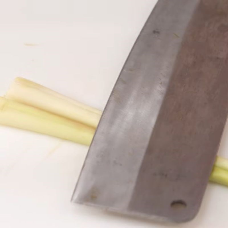 Bước 4 Chuẩn bị sả lót nướng cá thơm lừng Ướp cá nướng ngon