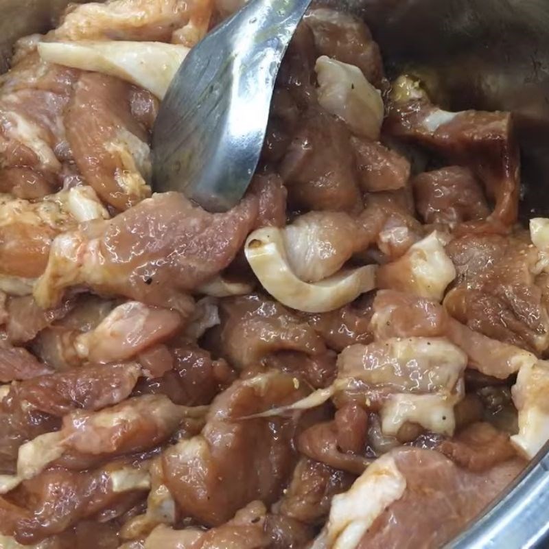 Bước 3 Công thức ướp thịt nạc vai thái mỏng Ướp chả nướng