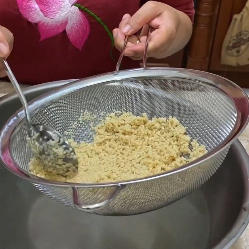 Bước 2 Để mè ráo nước Mè trắng rang