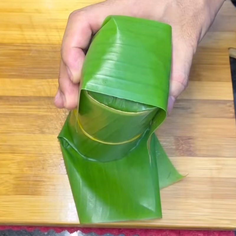 Bước 6 Gói chả lụa bì ớt xiêm xanh bằng lá chuối Chả lụa bì ớt xiêm xanh