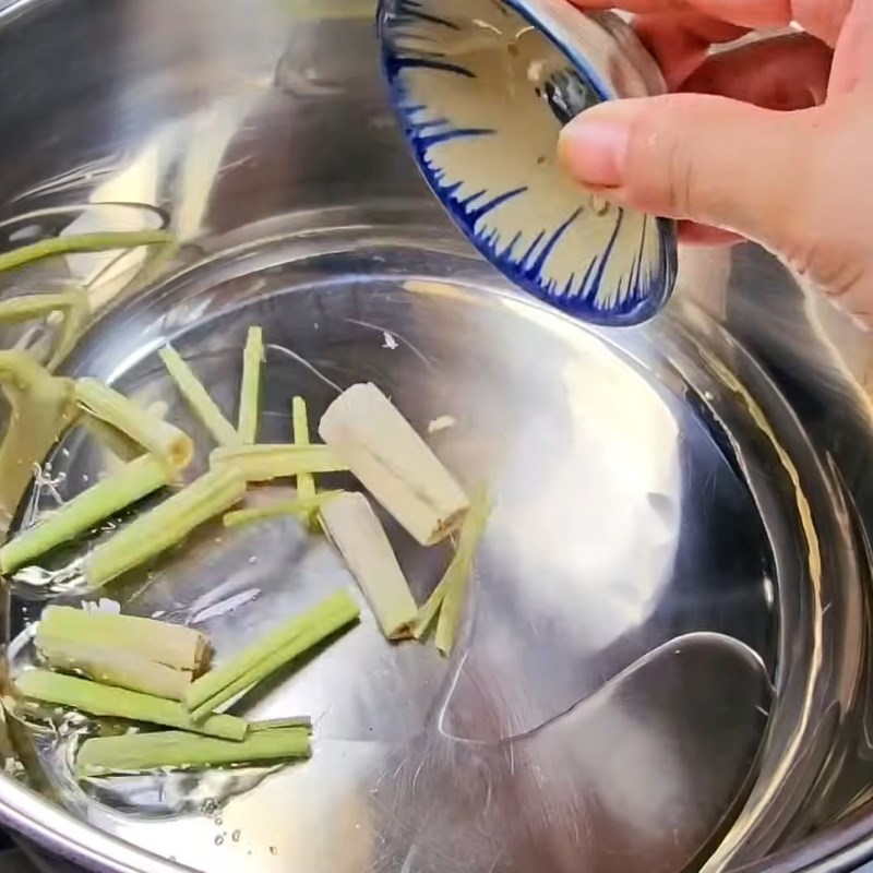 Bước 3 Hầm gà với nước dừa dão Cà ri gà miền Tây