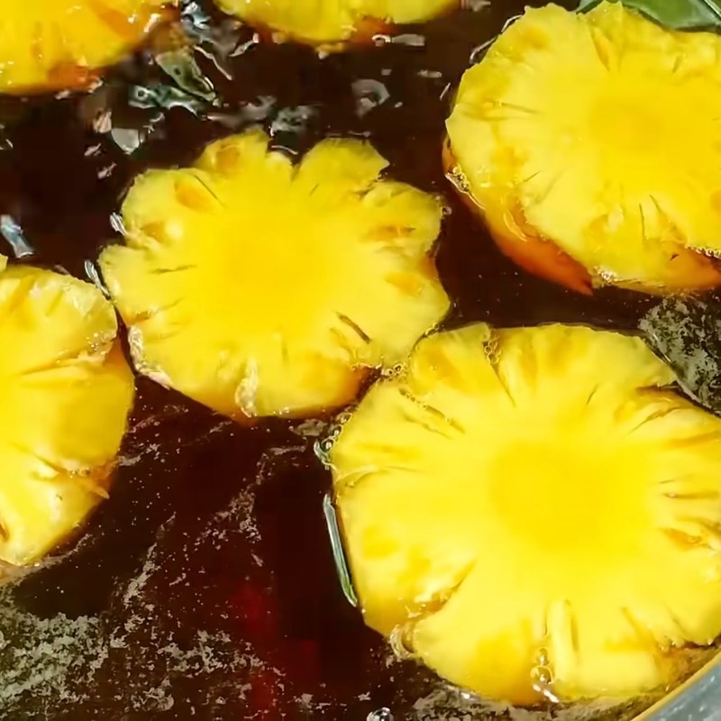 Bước 3 Hầm khóm để nước mắm với thơm sánh dẻo Nước mắm nấu với thơm