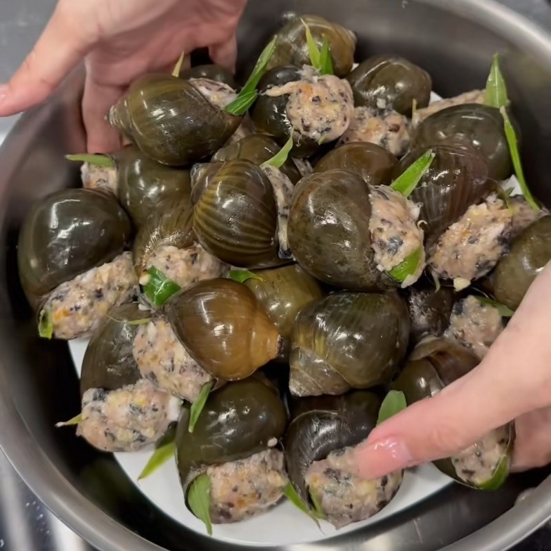 Bước 4 Hấp ốc nhồi lá gừng thơm lừng Ốc hấp lá gừng