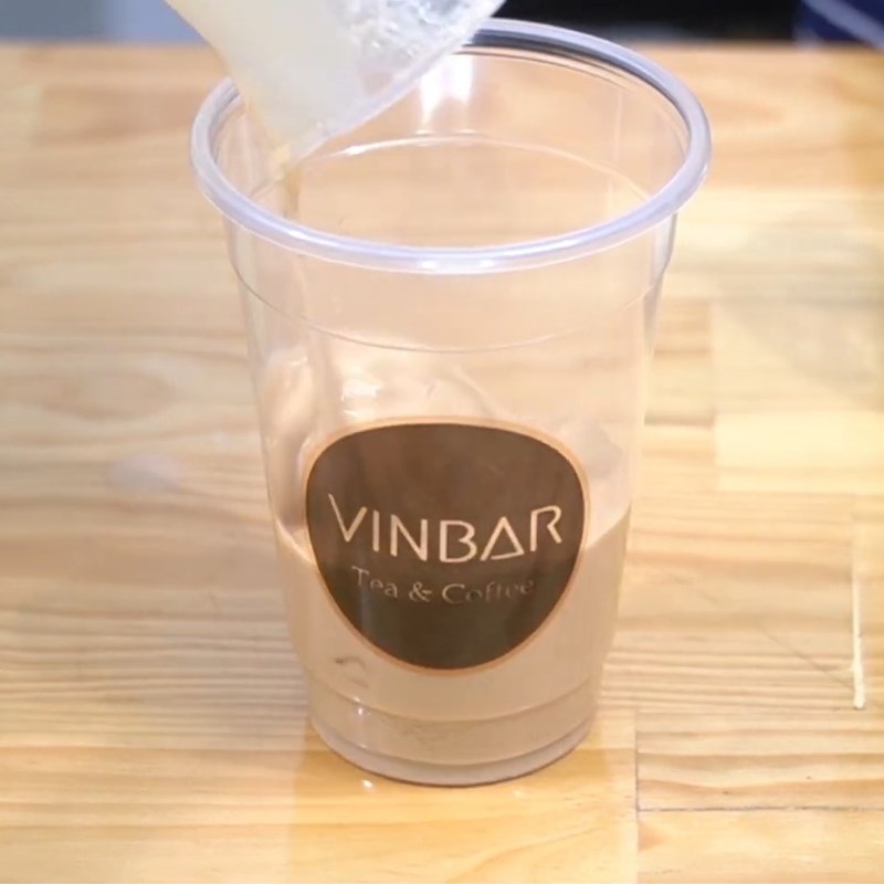 Bước 4 Hoàn thiện ly trà sữa Trà sữa trứng nướng