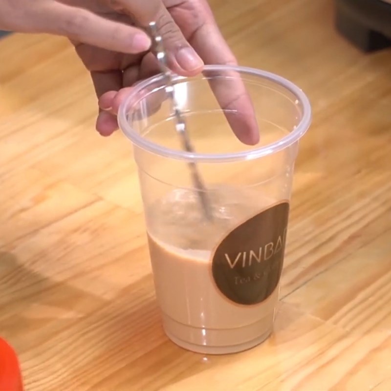Bước 4 Hoàn thiện ly trà sữa Trà sữa trứng nướng
