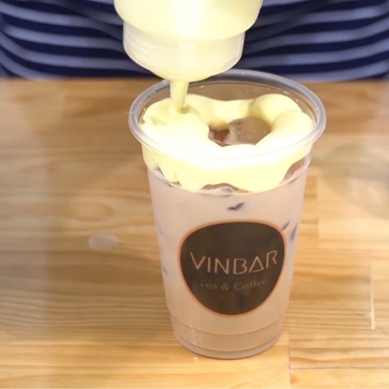 Bước 4 Hoàn thiện ly trà sữa Trà sữa trứng nướng