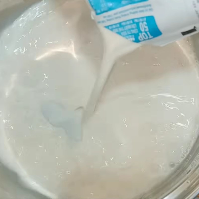 Bước 1 Kích hoạt men nở bánh bao Bánh bao bằng bột pha sẵn