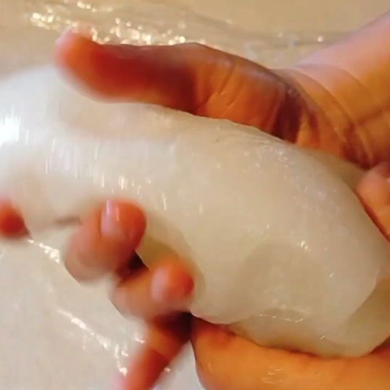 Bước 4 Làm nguội sơ bộ và kéo kẹo Kẹo kéo đậu phộng