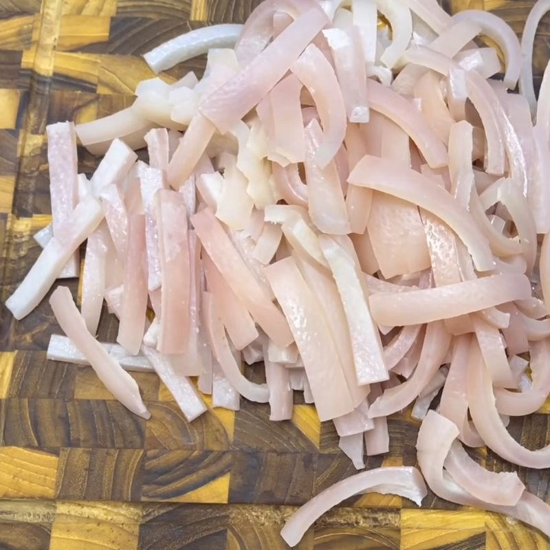 Bước 3 Làm nguội và cắt bì heo Chả lụa bì ớt xiêm xanh