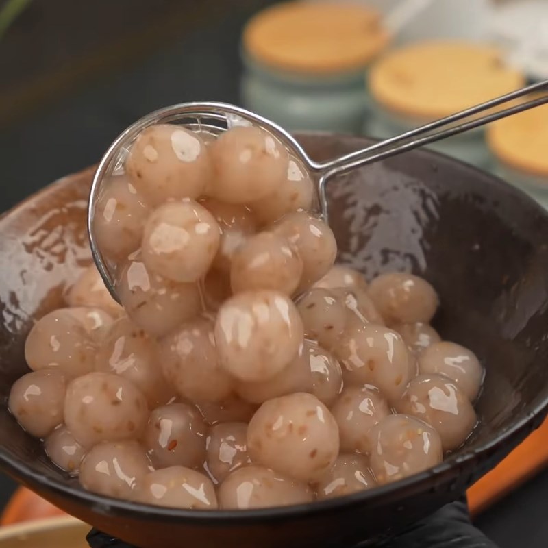 Bước 2 Làm trân châu vừng rang dai ngon Chè sắn nóng