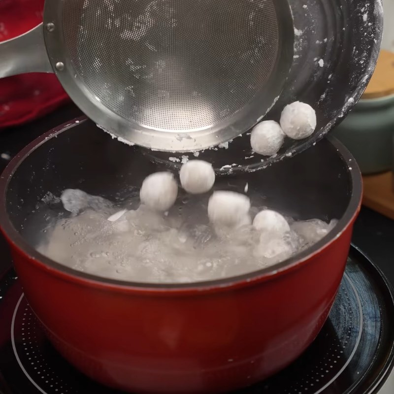 Bước 2 Làm trân châu vừng rang dai ngon Chè sắn nóng