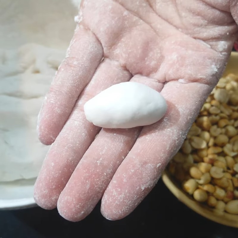 Bước 2 Làm viên bột năng (trái cà na) Chè kiểm