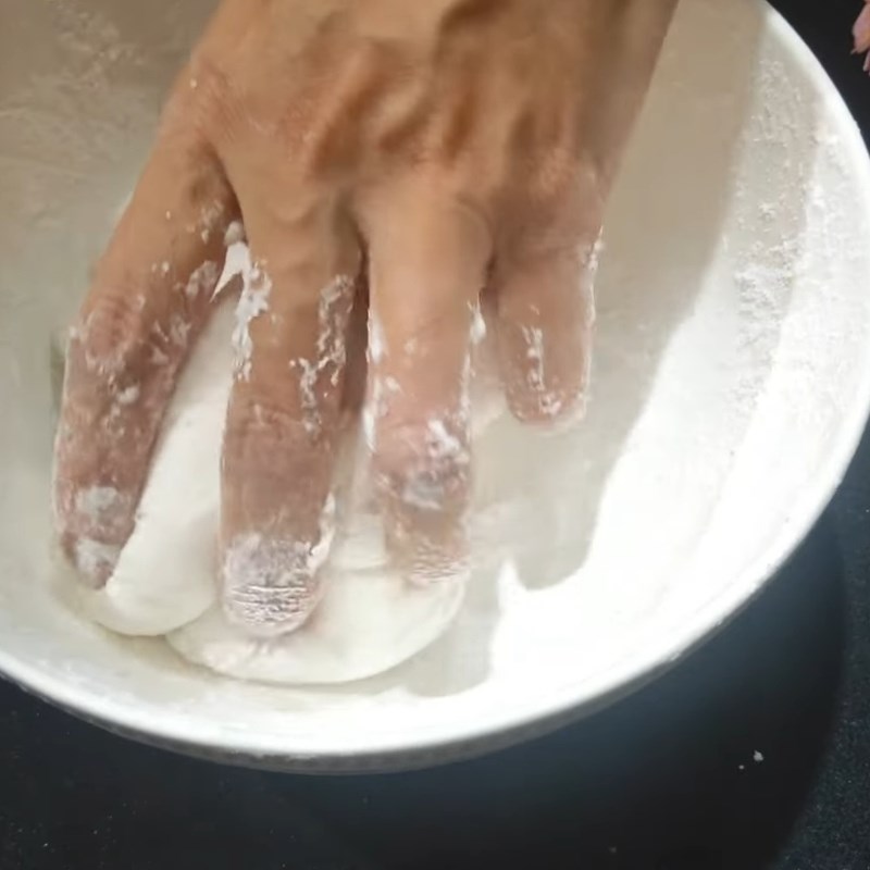 Bước 2 Làm viên bột năng (trái cà na) Chè kiểm