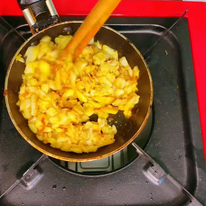 Bước 2 Lọc xương và tán nhuyễn thịt cá Cháo cá dìa cho bé