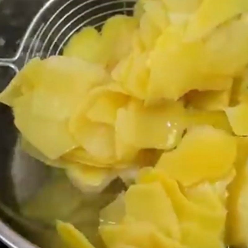 Bước 3 Luộc gừng lần 1 Gừng sấy khô