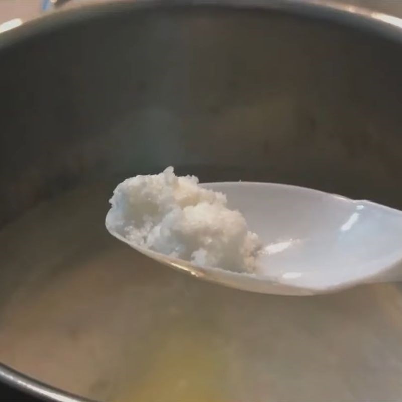 Bước 2 Luộc ốc hương Ốc hương xào bơ tỏi chấm bánh mì