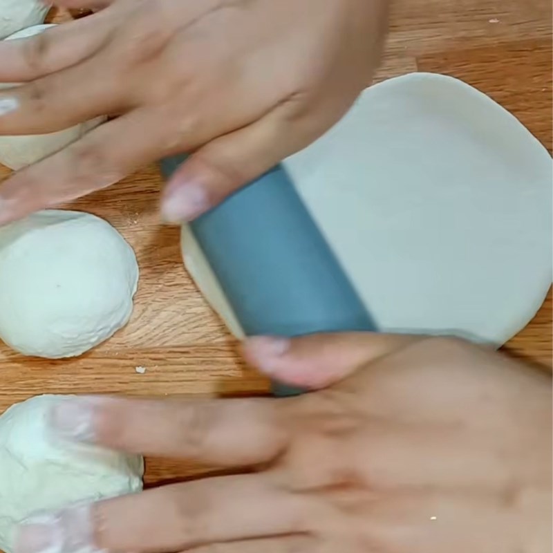 Bước 6 Nặn bánh bao Bánh bao bằng bột pha sẵn