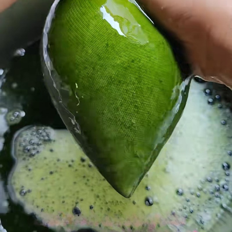Bước 2 Nấu lá sương sáo tươi Sương sáo từ lá tươi