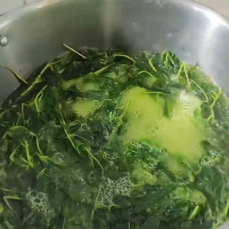 Bước 2 Nấu lá sương sáo tươi Sương sáo từ lá tươi