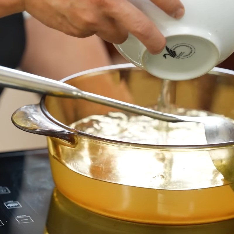 Bước 4 Nấu nước canh mọc nấm hương Canh mọc nấm hương